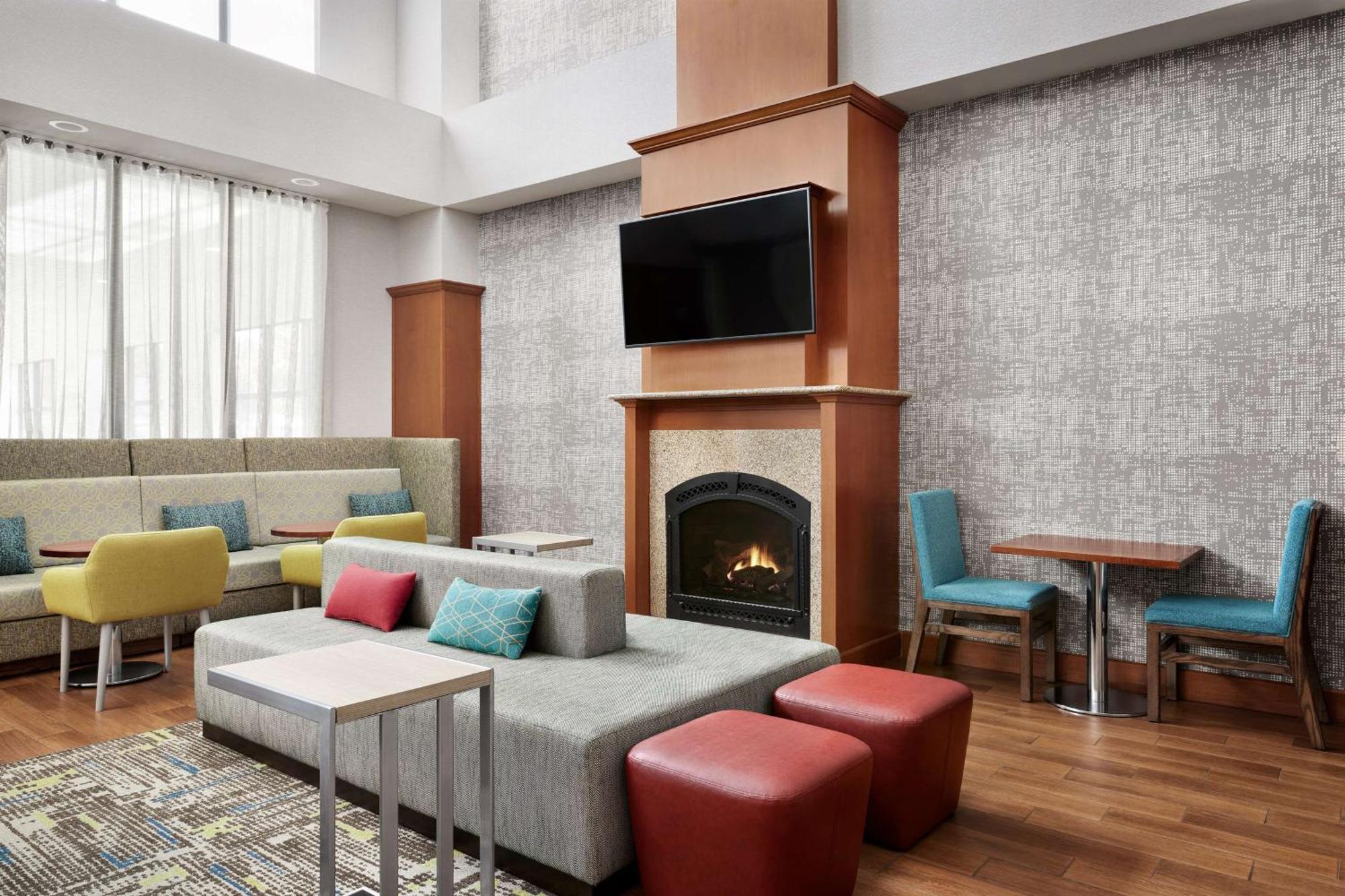 Hampton Inn & Suites Вест-Гейвен Екстер'єр фото