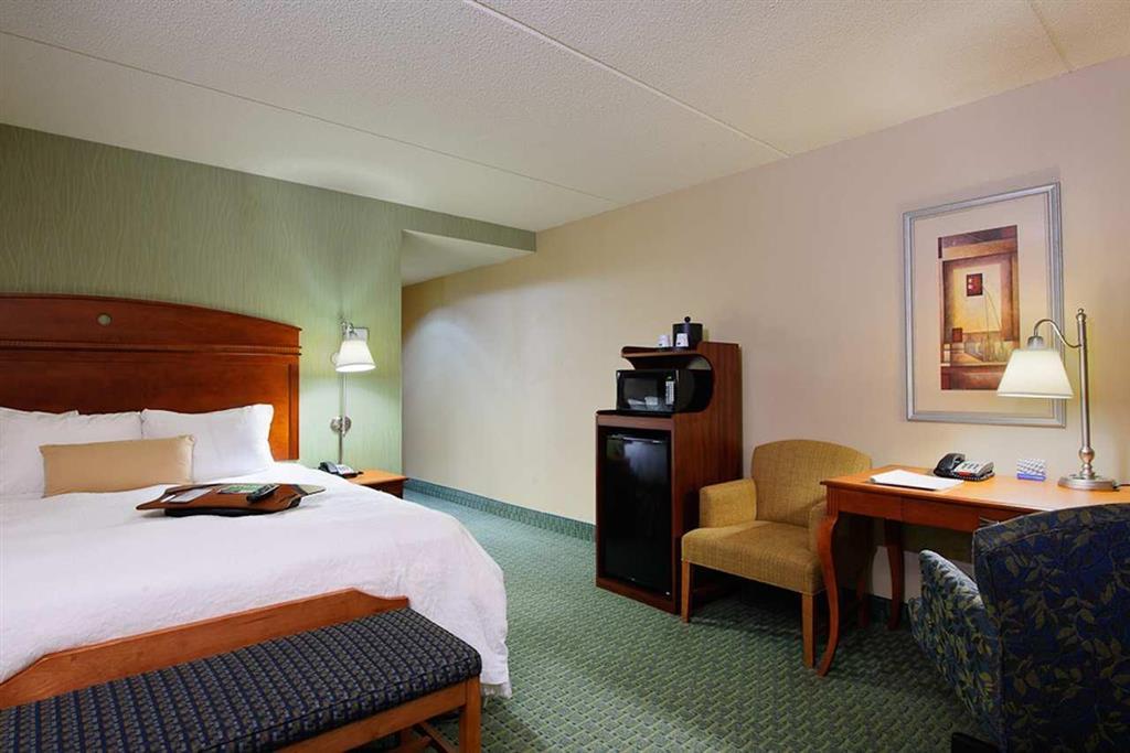 Hampton Inn & Suites Вест-Гейвен Номер фото